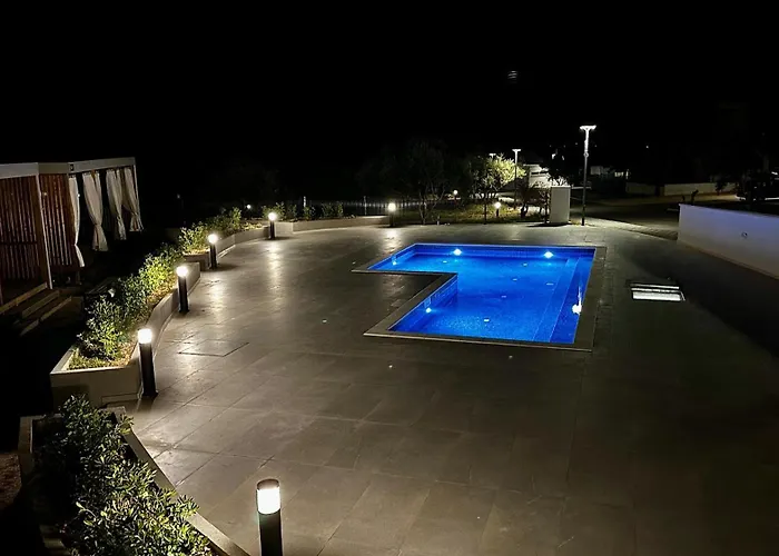 Camping Ayana Mobile 3*